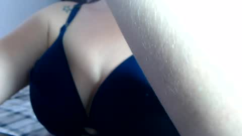 Snapshot of sofi995971 chatting on 07/13/26, 04:21 Sofa Castellanos online show from 07/13/26, 04:21