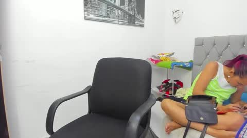 Snapshot of sofi_and_santy chatting on 11/26/25, 12:55 SOFI AND SANTY online show from 11/26/25, 12:55