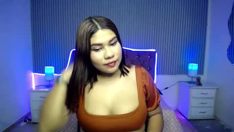 sofi_brunette_ online show from 02/26/26, 03:16