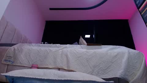 Sofia online show from 11/24/25, 11:54