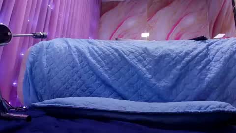 Snapshot of sofi_decker chatting on 06/15/26, 03:09 Sofia online show from 06/15/26, 03:09
