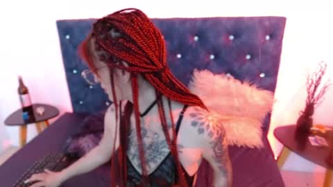 Snapshot of sofi_f_w chatting on 02/06/25, 09:28 Sofi online show from 02/06/25, 09:28