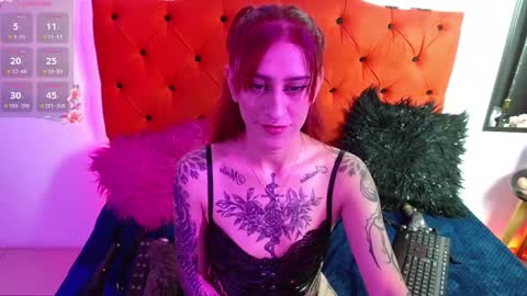 Snapshot of sofi_f_w chatting on 03/10/25, 11:38 Sofi online show from 03/10/25, 11:38