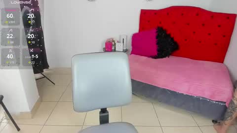 Snapshot of sofi_f_w chatting on 09/26/25, 09:52 Sofi online show from 09/26/25, 09:52