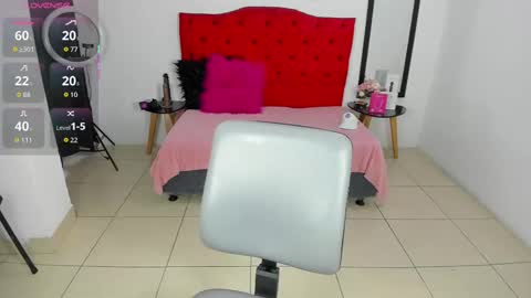 Snapshot of sofi_f_w chatting on 10/04/25, 10:19 Sofi online show from 10/04/25, 10:19