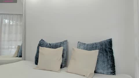 Sofi  online show from 11/16/25, 12:33