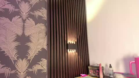 SOFIA online show from 04/22/26, 01:41