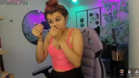 Snapshot of sofi_monroeee chatting on 06/28/26, 11:38 Sofia online show from 06/28/26, 11:38