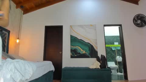 Snapshot of sofi_moreno chatting on 10/13/25, 11:21 Sofi online show from 10/13/25, 11:21