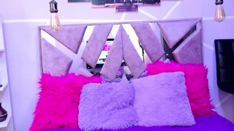 Sofi Noa online show from 10/11/25, 11:20