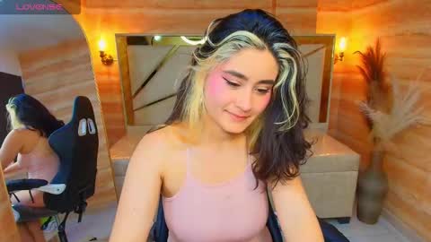 sofi_r_ online show from 11/30/25, 01:26