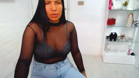 Snapshot of sofia13vene chatting on 10/12/25, 12:04 sofia vene  online show from 10/12/25, 12:04