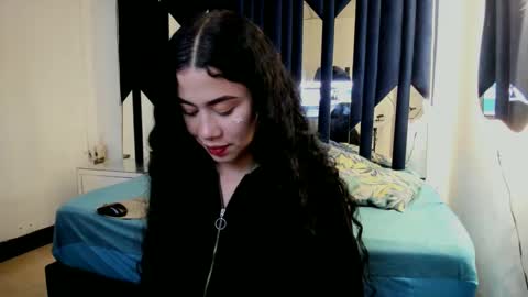 Snapshot of sofia1candyht chatting on 12/22/24, 04:39 SOFIA online show from 12/22/24, 04:39