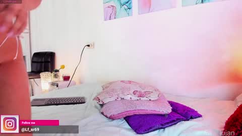 Snapshot of sofia__lujan chatting on 12/04/24, 11:30 call me L U online show from 12/04/24, 11:30