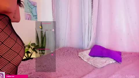 Snapshot of sofia__lujan chatting on 02/25/25, 11:19 call me L U online show from 02/25/25, 11:19
