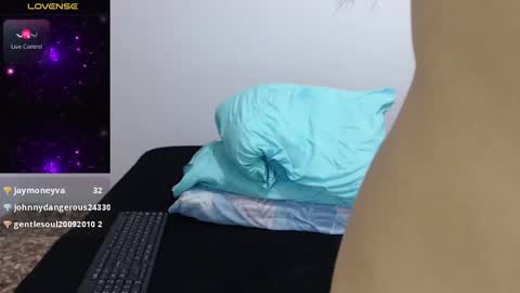 sofia  whitee online show from 12/05/24, 09:39