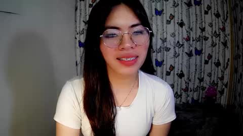 Snapshot of sofia_ava24 chatting on 01/04/25, 03:18 Chady online show from 01/04/25, 03:18