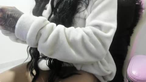 Snapshot of sofia_cossio_ chatting on 09/22/25, 05:09 sofia_cossio_ online show from 09/22/25, 05:09