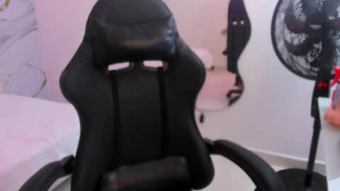 sofia_echeverri online show from 04/08/26, 12:16