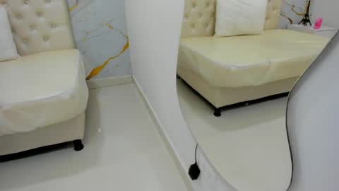 sofia_echeverri online show from 04/21/26, 11:27