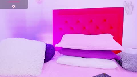 Snapshot of sofia_girl_ chatting on 12/25/24, 07:24 SOFIA online show from 12/25/24, 07:24