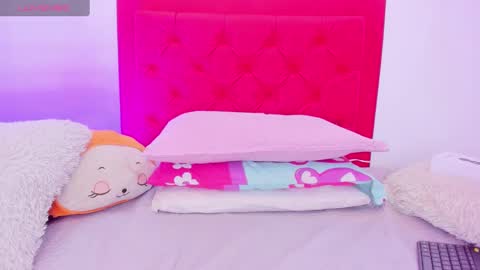 Snapshot of sofia_girl_ chatting on 03/05/25, 07:38 SOFIA online show from 03/05/25, 07:38