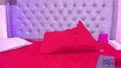 Snapshot of sofia_girl_ chatting on 10/23/25, 08:02 SOFIA online show from 10/23/25, 08:02