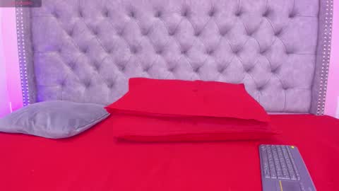 Snapshot of sofia_girl_ chatting on 12/04/25, 06:55 SOFIA online show from 12/04/25, 06:55