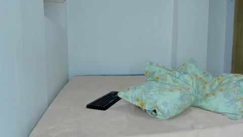 Sofia online show from 10/24/25, 07:21