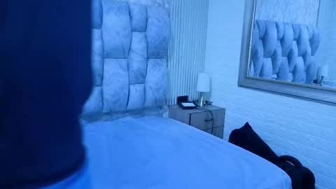 sofia gutierrez   online show from 11/12/25, 10:52