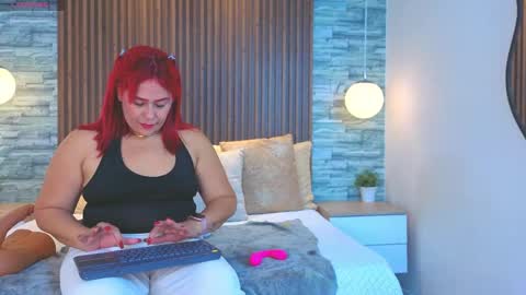 Snapshot of sofia_gutierrez_x chatting on 06/07/26, 04:00 sofia_gutierrez_x online show from 06/07/26, 04:00