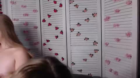 Sofia here online show from 11/20/25, 12:22