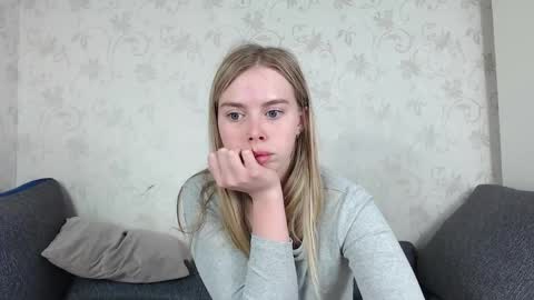 Sofia here online show from 04/22/26, 12:02