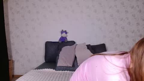 Sofia here online show from 07/25/26, 10:40