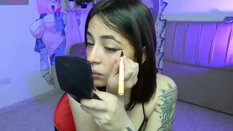 Snapshot of sofia_lara28 chatting on 11/26/25, 01:12 sofia_lara28 online show from 11/26/25, 01:12