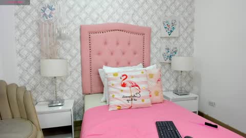 sofia_martinez9 online show from 04/01/26, 07:22