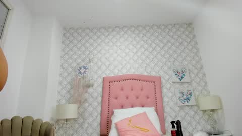 sofia_martinez9 online show from 06/03/26, 07:30