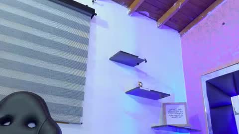 Sofia online show from 10/10/25, 03:27