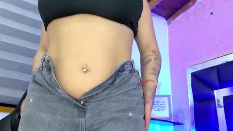 Sofia online show from 10/16/25, 03:18