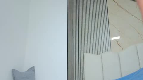 Sofia online show from 04/22/26, 02:58