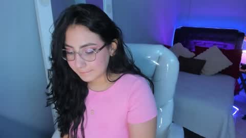 Snapshot of sofia_miller19 chatting on 05/23/26, 05:01 sofia online show from 05/23/26, 05:01
