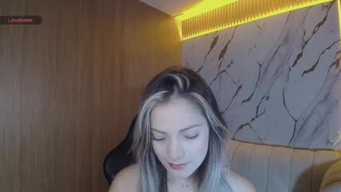 Snapshot of sofia_nova_tf chatting on 02/12/26, 02:01 sofi online show from 02/12/26, 02:01