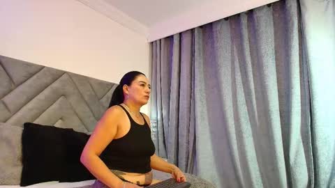 sofia_owens2 online show from 09/11/25, 11:21