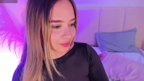 SOFIA PAMELA online show from 03/11/25, 10:20