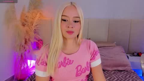 SOFIA PAMELA online show from 09/12/25, 07:25