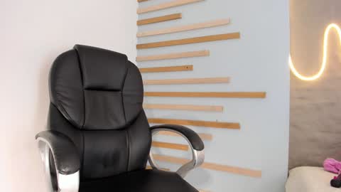 Snapshot of sofia_riveraa chatting on 12/07/24, 11:12 SOFIA online show from 12/07/24, 11:12