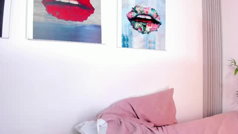 Snapshot of sofia_riveraa chatting on 02/24/25, 11:19 SOFIA online show from 02/24/25, 11:19