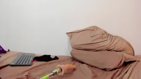 Snapshot of sofia_riveraa chatting on 02/26/25, 11:26 SOFIA online show from 02/26/25, 11:26