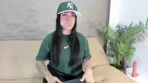 Snapshot of sofia_riveraa chatting on 09/19/25, 08:09 SOFIA online show from 09/19/25, 08:09