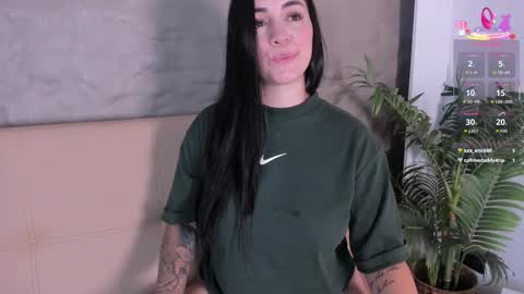 Snapshot of sofia_riveraa chatting on 10/02/25, 06:26 SOFIA online show from 10/02/25, 06:26